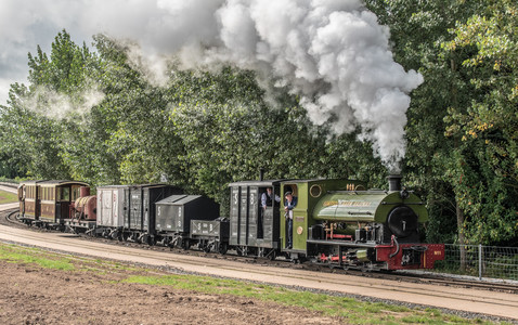 Harrogate Peckett 2050 of 1944 a.jpg